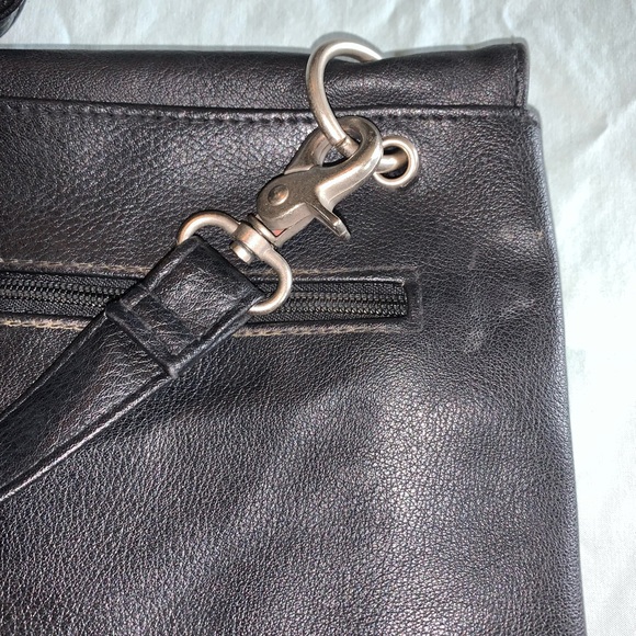 Unlisted by Kenneth Cole black leather handbag purse with shoulder strap - Picture 11 of 14